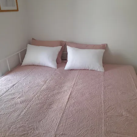 Vanessa's Agía Triáda